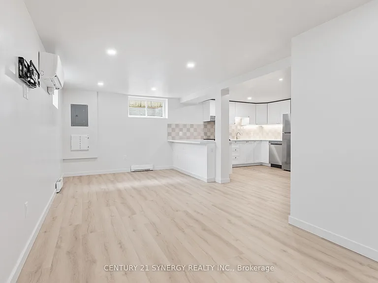 93C Tarquin Cres #C — Photo 3