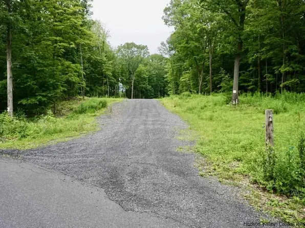 6 Arrowhead Rdg Road, Saugerties, NY 12477