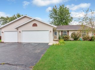 9243 Segunda Ln, Machesney Park, IL 61115