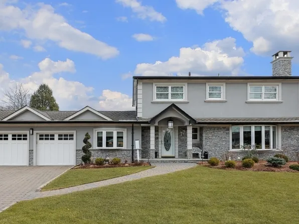77 Sweet Briar Dr, Clark Twp., NJ 07066