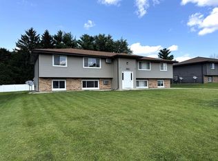 5160 Seaton Hall Dr, Machesney Park, IL 61115