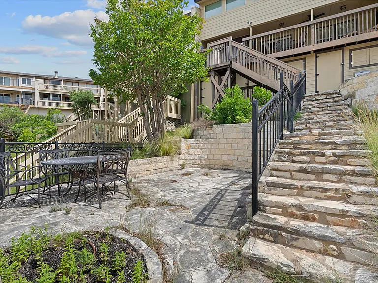 287 S Venture Blvd — Photo 21