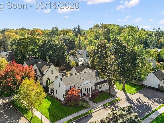 4th image of 380 Kimberley Rd