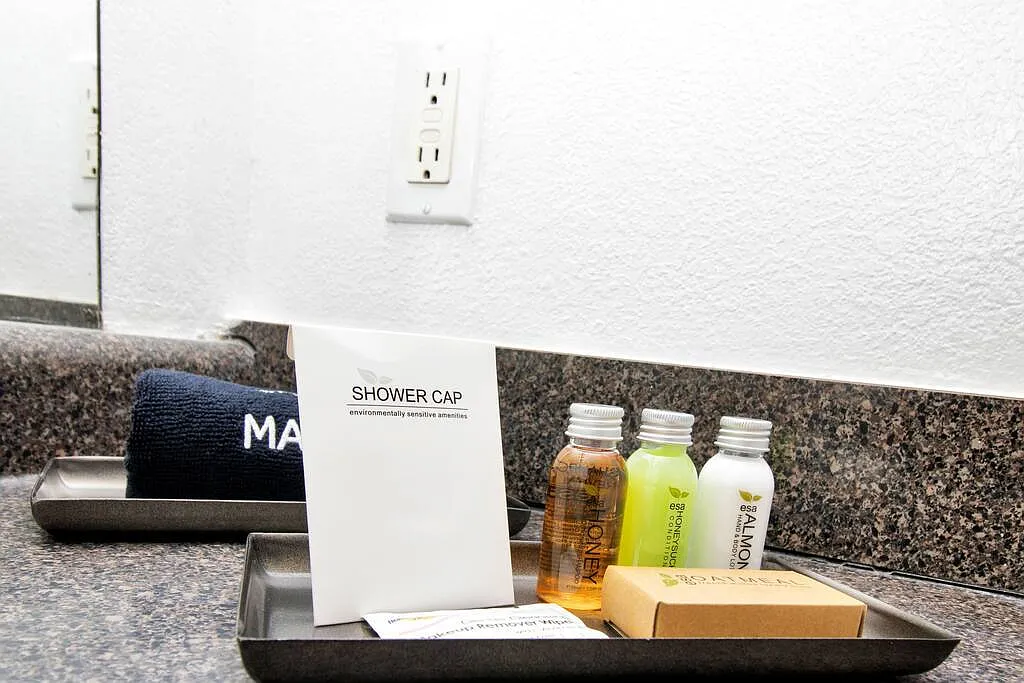 1 bed, $7,695 — Photo 2