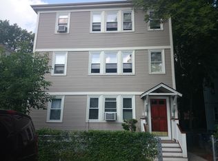 32 Rockvale Cir, Boston, MA 02130