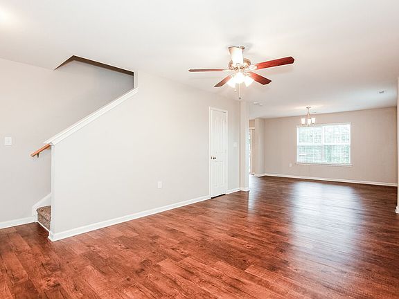 5th image of 4905 Broad Leaf Ct
