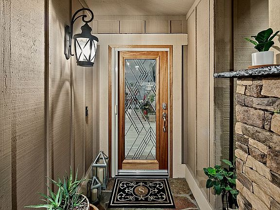 3rd image of 8653 Circle R Valley Ln