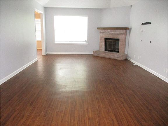 3rd image of 107 N Teakwood Ct