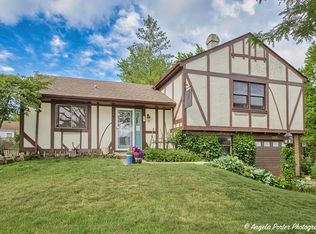 300 E Country Dr, Bartlett, IL