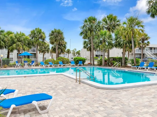 12th & Beach Apartments