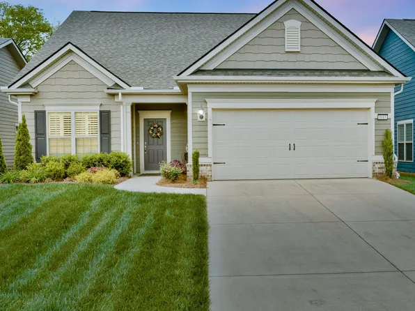1015 Sumner Grv, Spring Hill, TN 37174