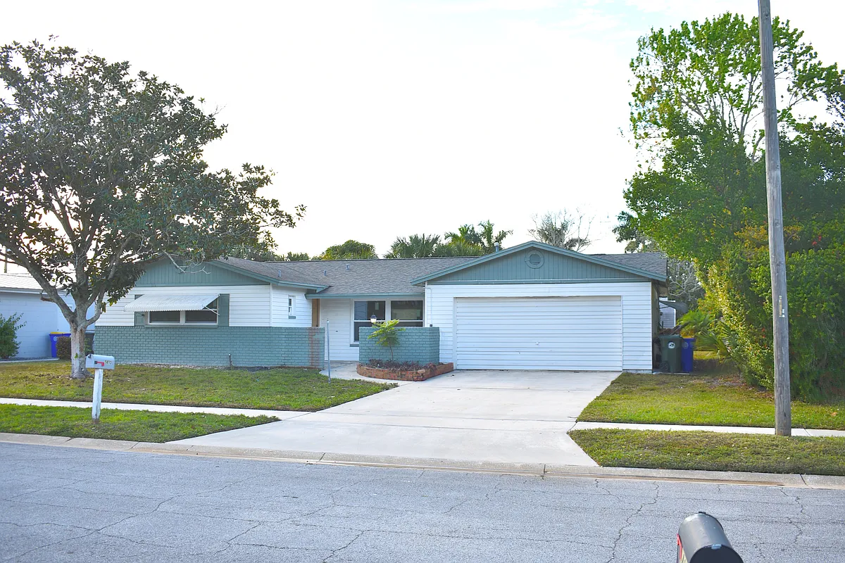 Building Photo - 1413 Floyd Dr