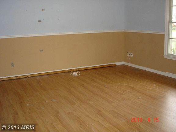 2nd image of 661 Kildonan Ct
