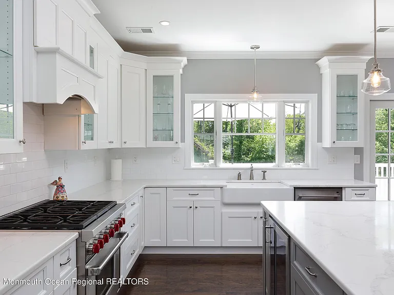 155 Osborne Ave — Photo 8