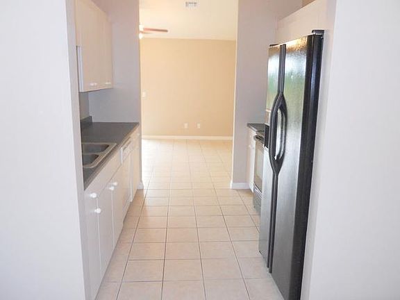 4th image of 4813 Leonard Blvd
