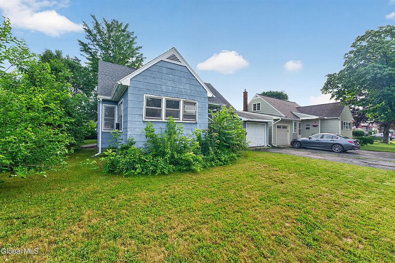 4th image of 2529 Putnam Street
