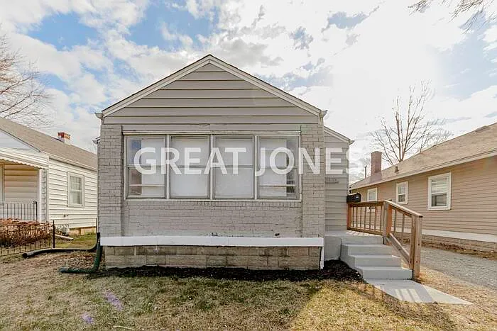 2135 N Dequincy St photo 1