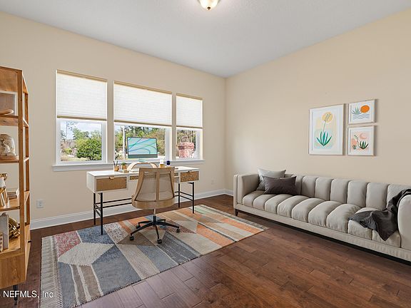 4th image of 2692 FAIRWAY FARMS Court