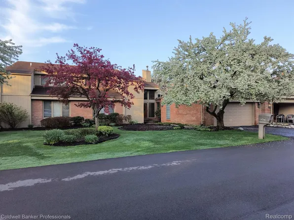36748 Tanglewood Ln, Farmington, MI 48331