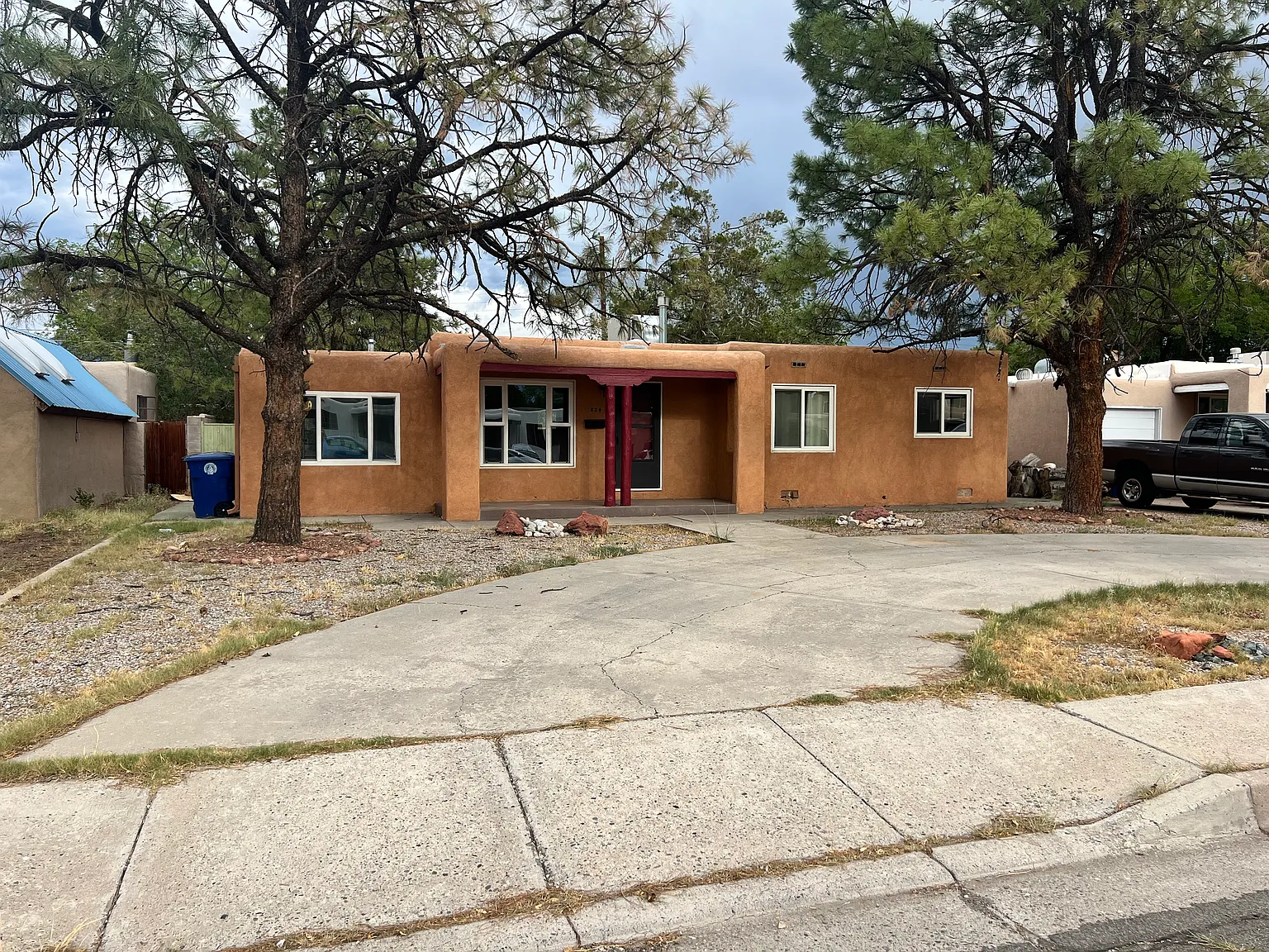 4 bed, 2.5 bath, 1400 sqft, $2,600 — Photo 1