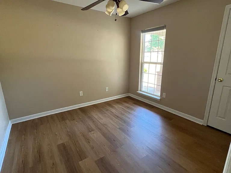 934 Sedgefield Cir — Photo 18