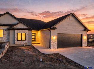 7940 S 42nd St, Lincoln, NE 68516