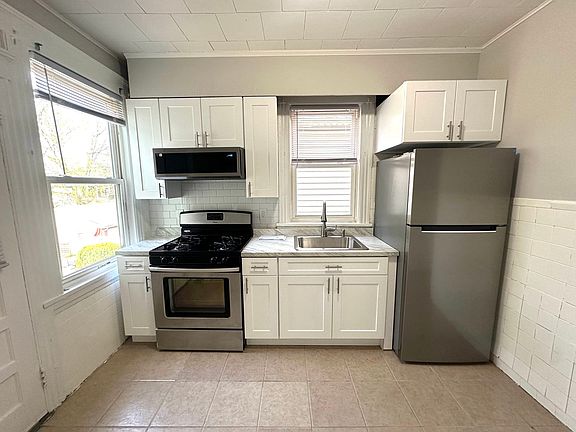 3rd image of 817 Garden St Floor 2