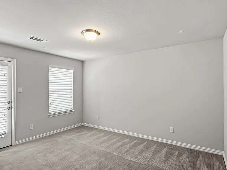 5518 Liberty Dr — Photo 12