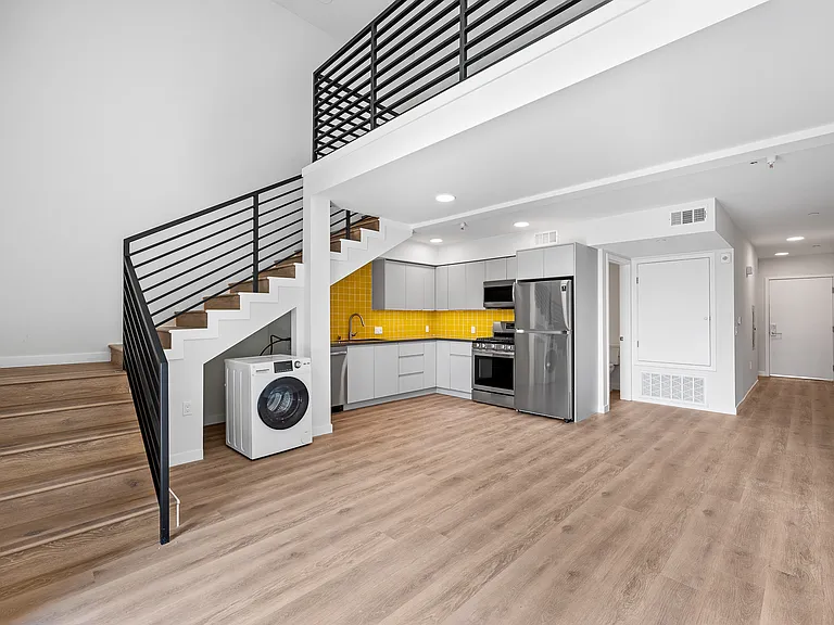 6363 Tyrone Ave #208 — Photo 3