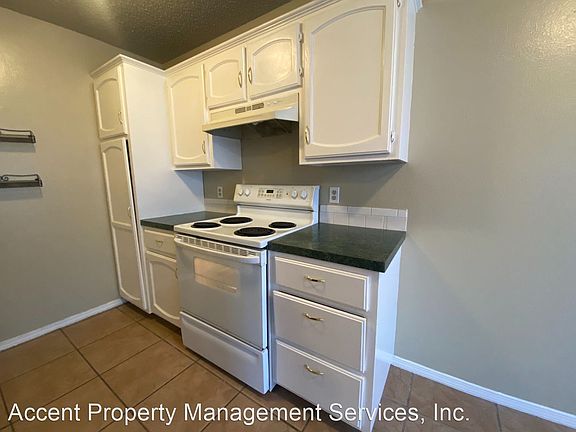 4th image of 314 W Broadway St #4088495