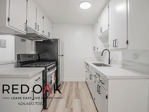 2nd image of 230 N Grand Ave APT 2