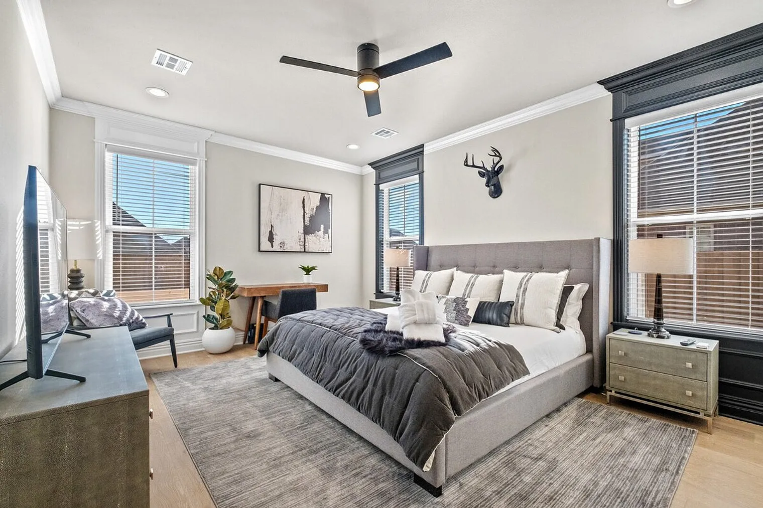 4 bed, 2.0 bath, 2271 sqft, $5,277 — Photo 3