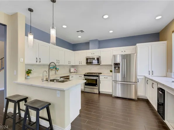 178 Mountainside Dr, Henderson, NV 89012