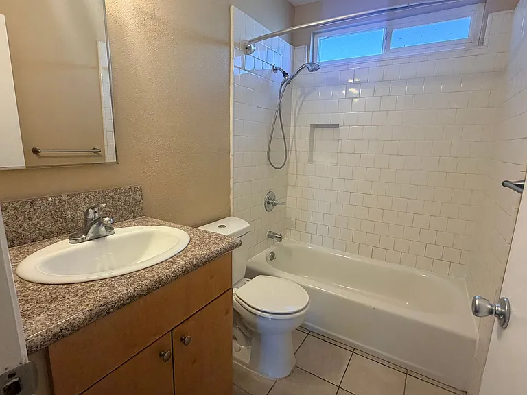 410 - 436 CA-202 — Photo 13