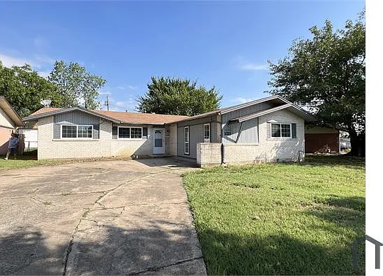 3033 McCarthy St — Photo 3
