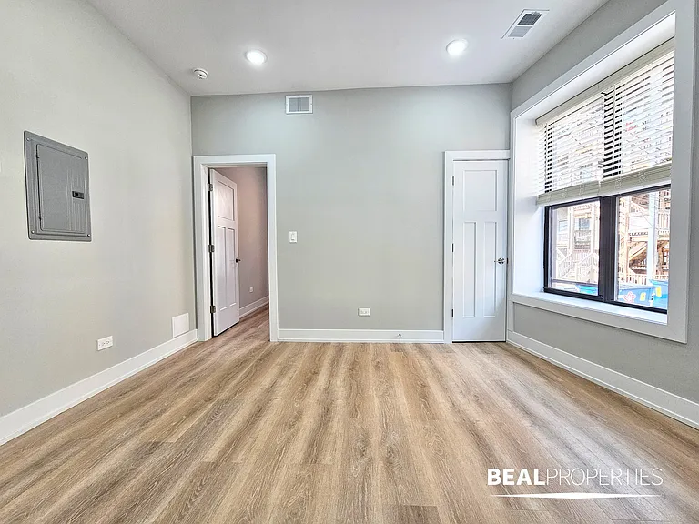 428-38 West Belden — Photo 19