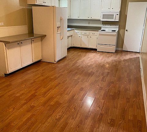 3rd image of 532 Jewel Dr