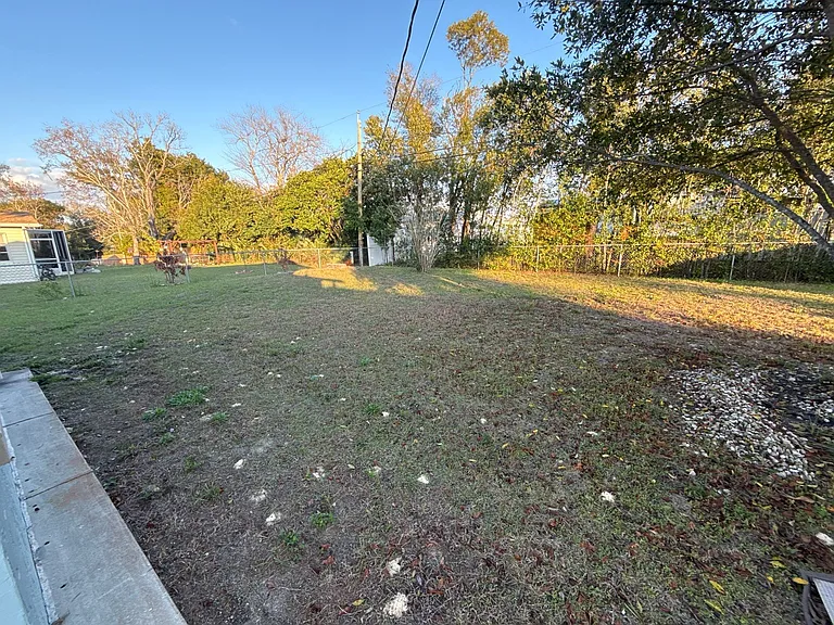 219 S Jefferson St — Photo 22