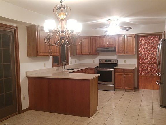 5th image of 1021 Valerie Dr