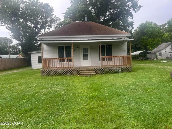 705 W Magnolia St, Cherokee, KS 66724