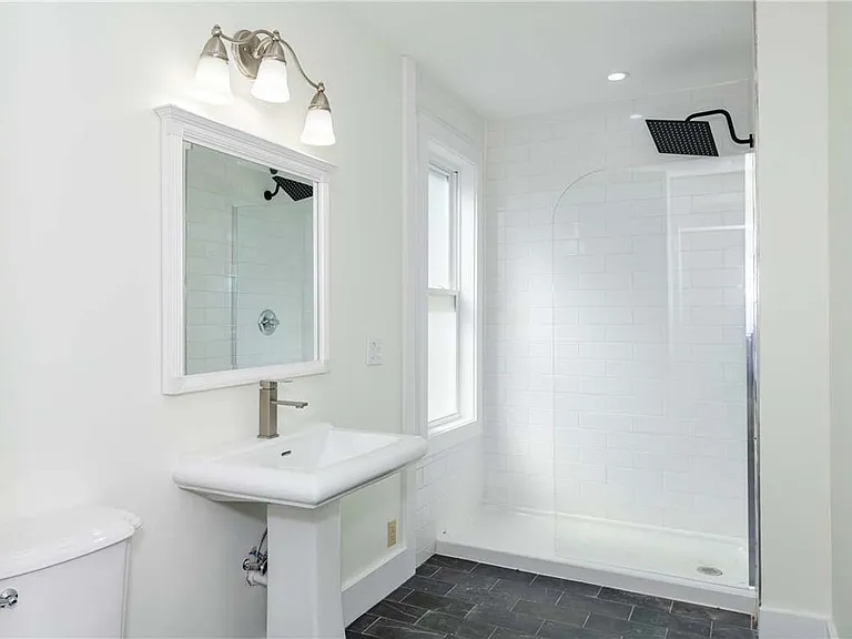 320 Park Dr — Photo 36