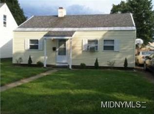 39 Parkway Dr, Whitesboro, NY 13492