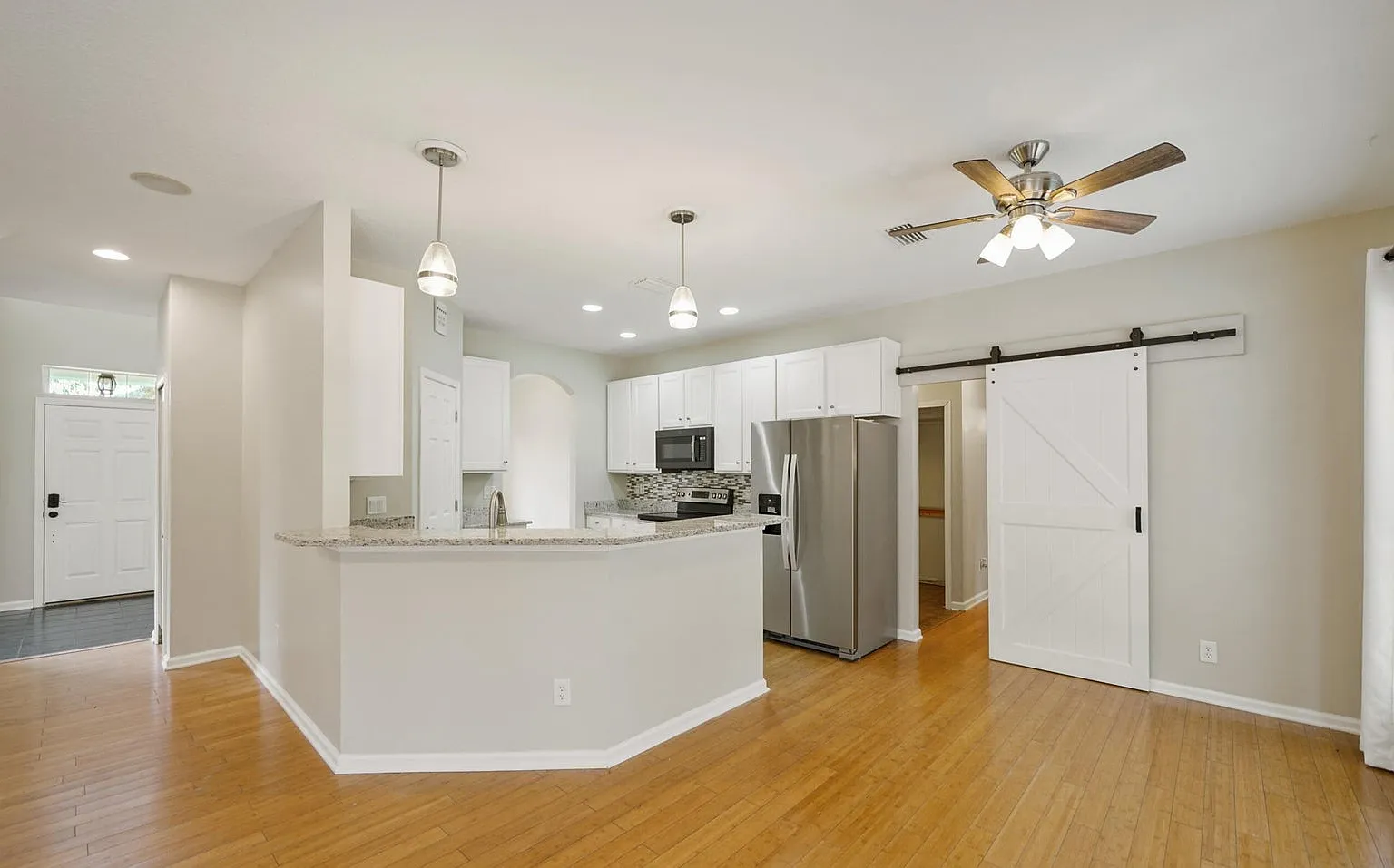 4 bed, 2275 sqft, $2,800 — Photo 3