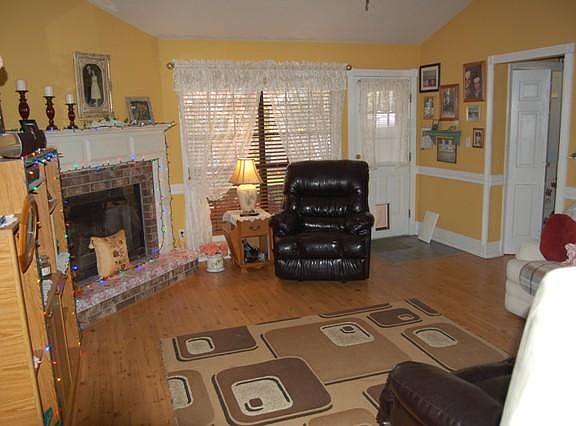 2nd image of 312 Mitzi Ln