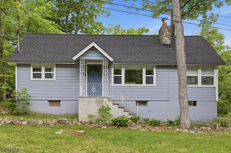 1st image of 123 Glen Rd