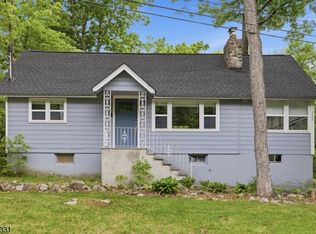 123 Glen Rd, Highland Lakes, NJ 07422
