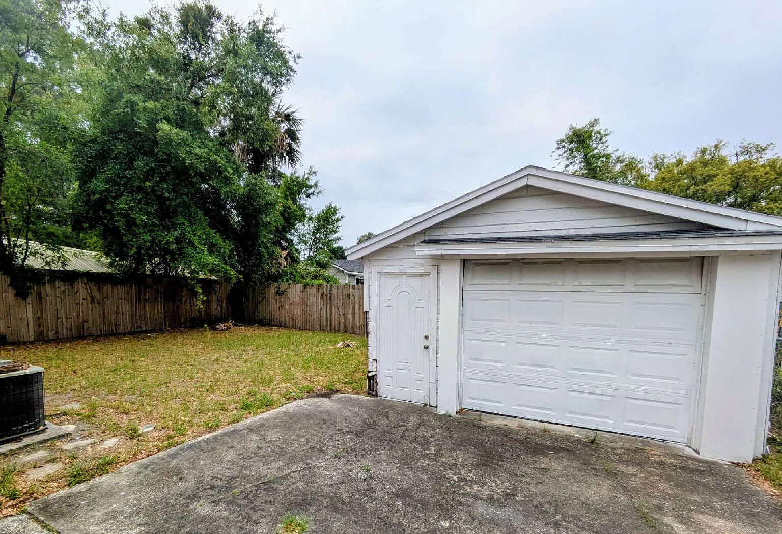 2 bed, 1.0 bath, 1133 sqft, $1,200 — Photo 3