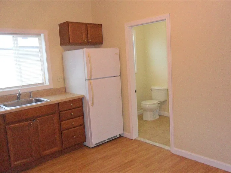 848 Waverly St #3 — Photo 2