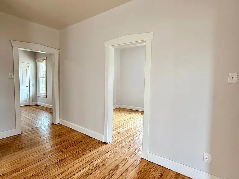 37 N Kinzer Rd — Photo 4