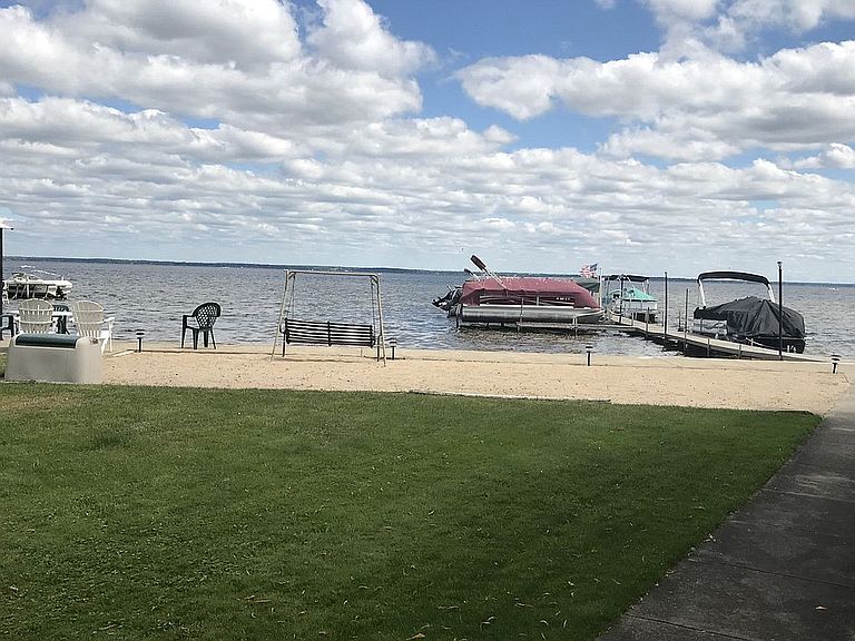 6366 W Houghton Lake Dr Houghton Lake, MI, 48629 Apartments for Rent